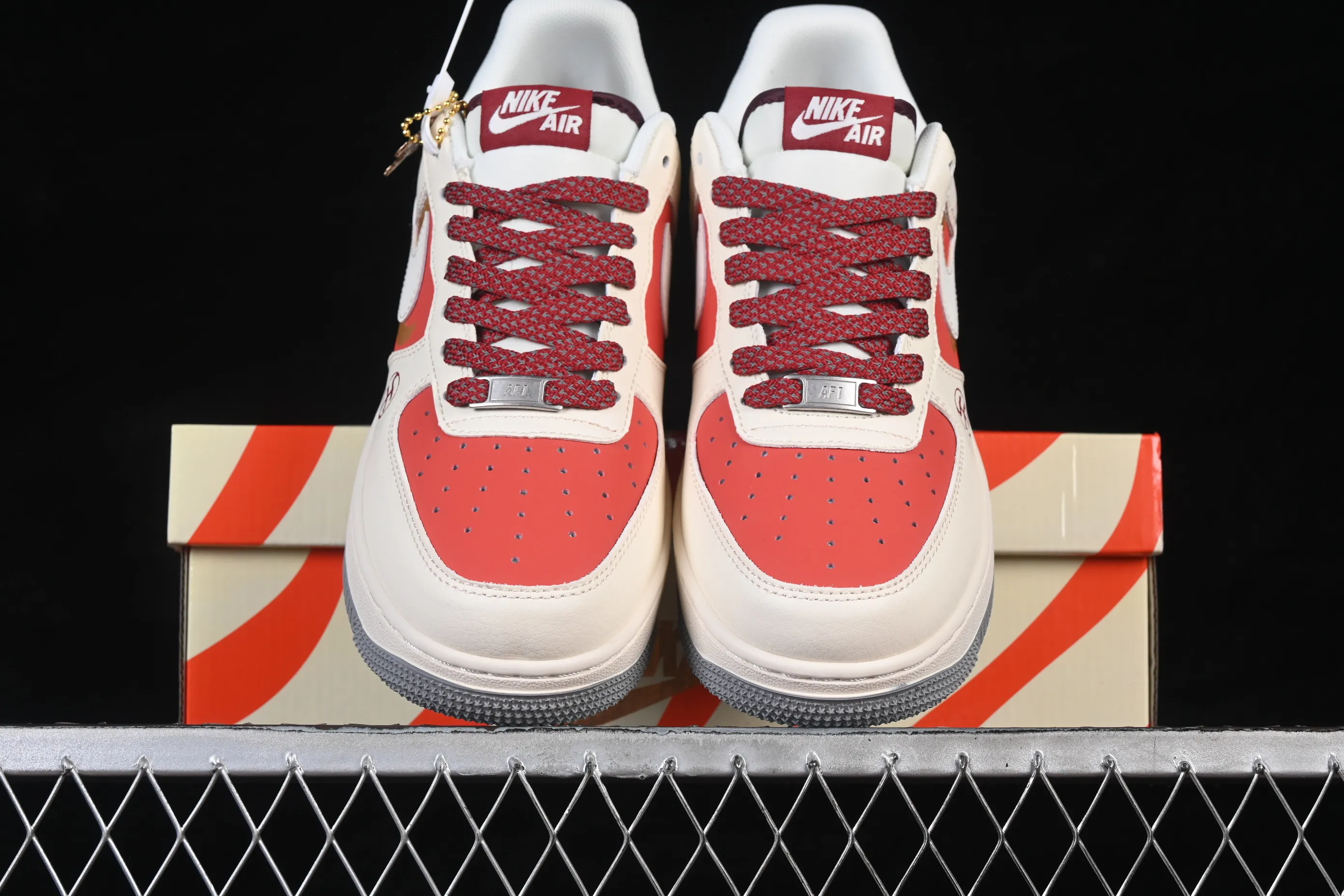 All categories Nk Air Force 1 Air Force series Nk Air Force 1 Low Air Force low-top Nike Air Force 1'07 Low Year of the Horse limited edition red and white contrast Air Force 1 low-top casual sneakers JP2026-151